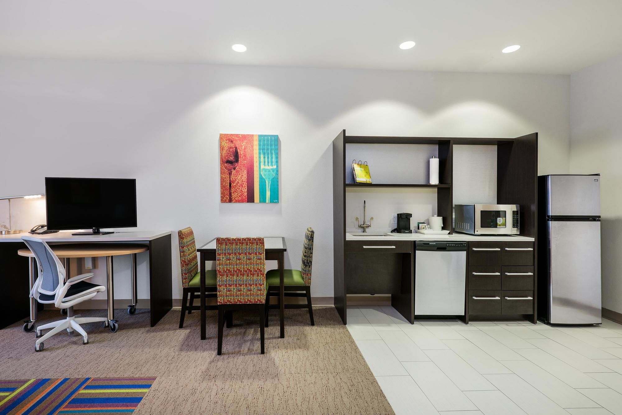 Фото Home2 Suites by Hilton Austin Airport