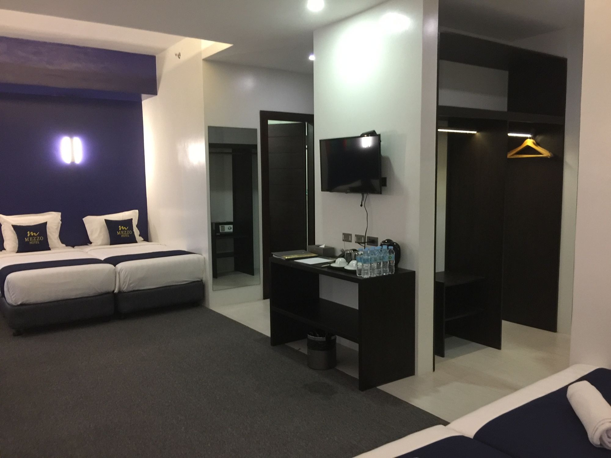 Фото Mezzo Hotel