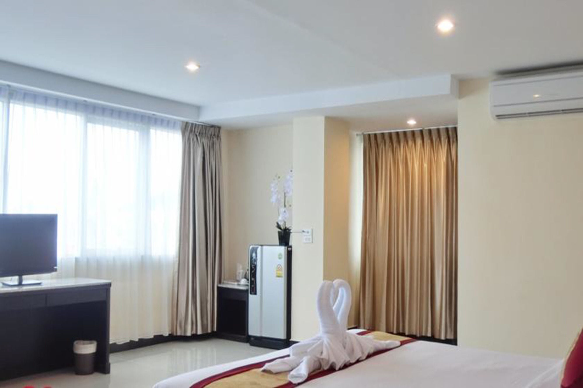 Фото The Grand Day Night