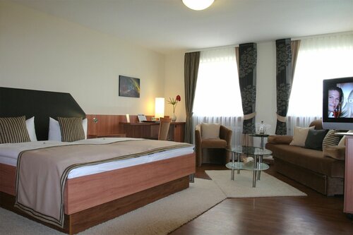 Внешний вид отеля Hotel Merkur в Баден-Бадене, фото 2