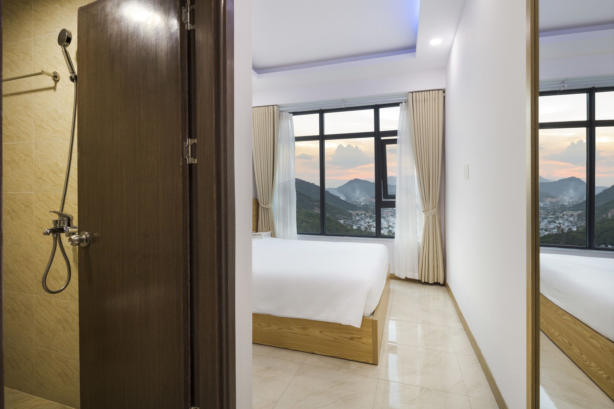 Фото Holi Bayview Nha Trang