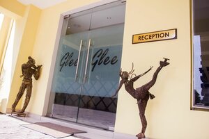 Гостиница Glee Hotel