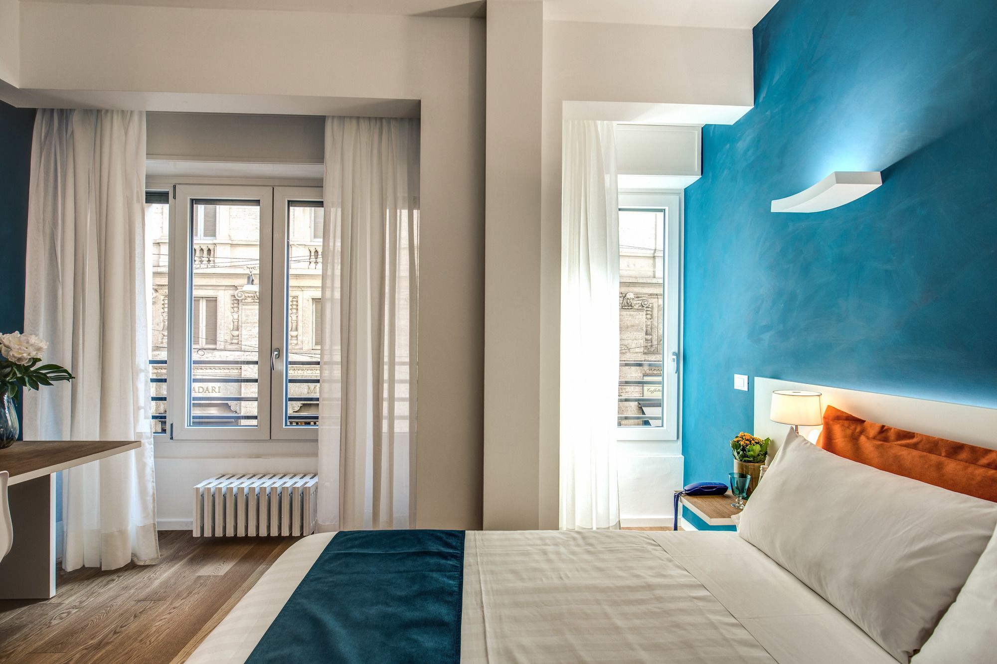 Фото отеля 2