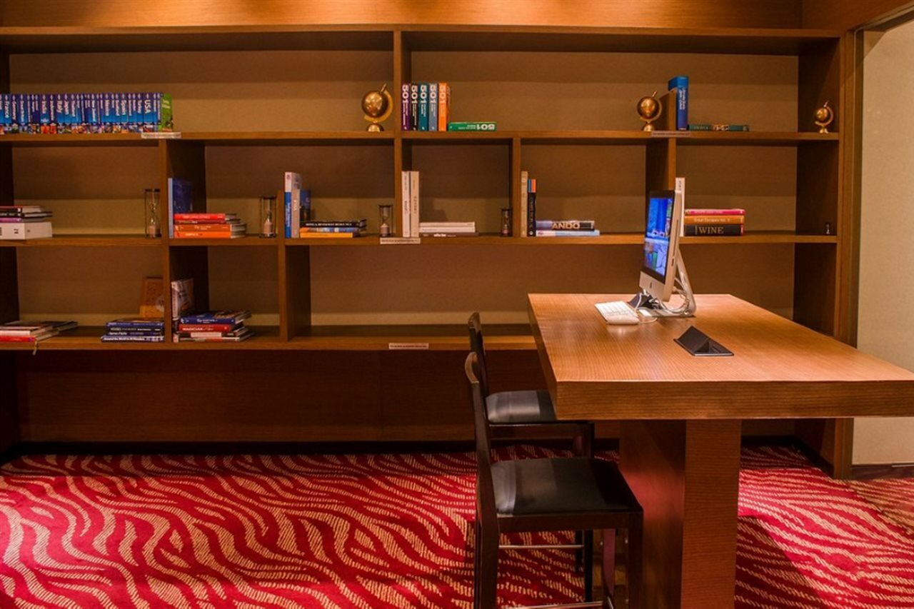 Фото Courtyard by Marriott Mumbai International Airport