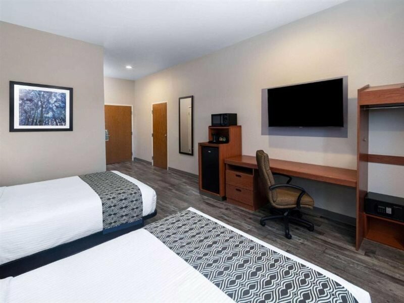 Фото Microtel Inn & Suites by Wyndham Tracy
