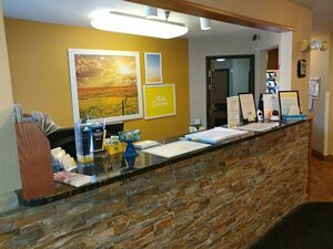 Гостиница Days Inn & Suites by Wyndham Fargo 19th Ave/Airport Dome