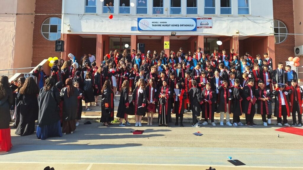 School Tasvire Hursit Gunes Ilkogretim Okulu, Kandira, photo