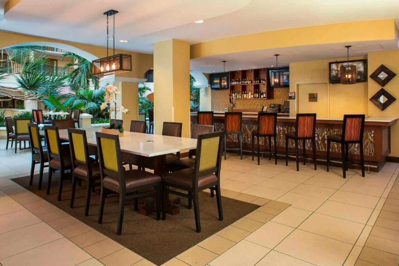 Фото Four Points by Sheraton Suites Tampa Airport Westshore