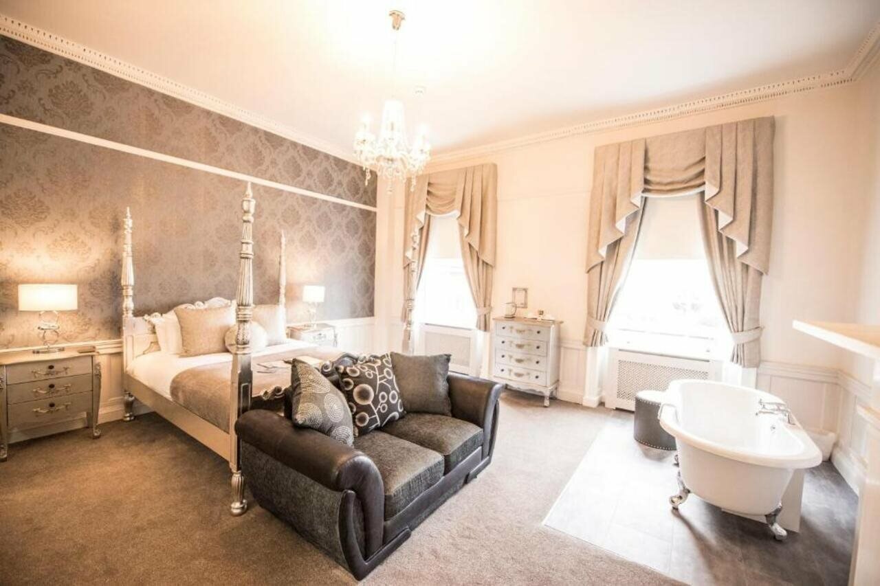 Фото отеля 2