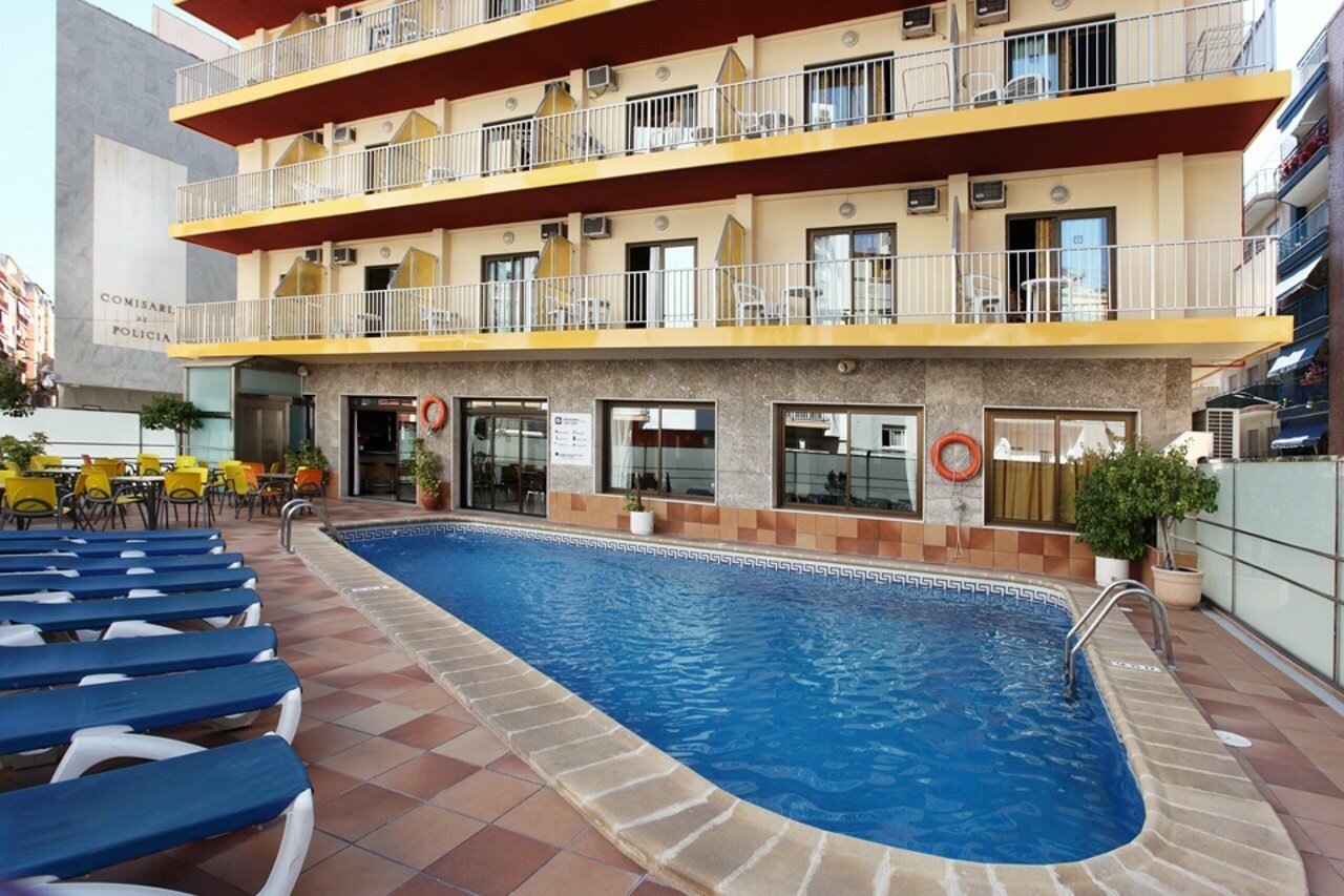 Фото отеля 1