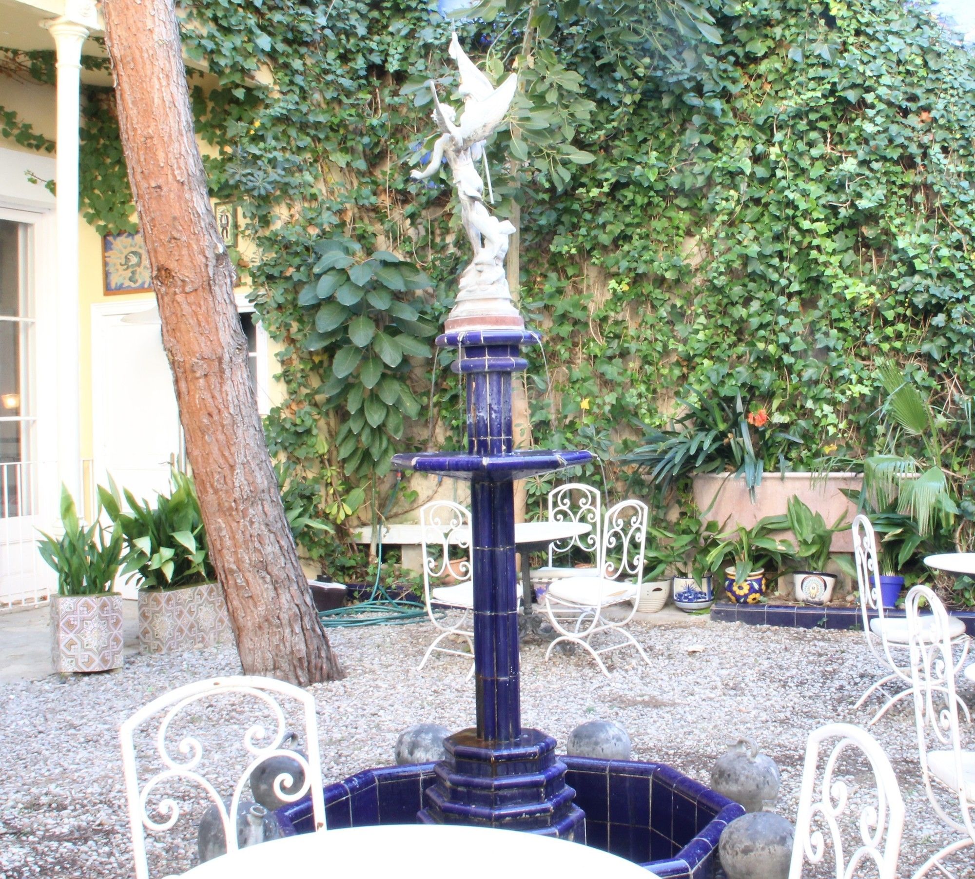 Фото Hotel Medium Renaixença