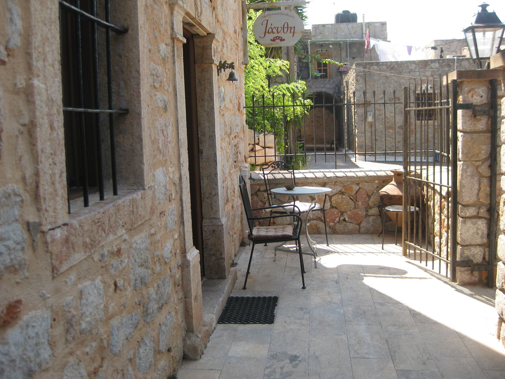 Фото Traditional Hotel Ianthe