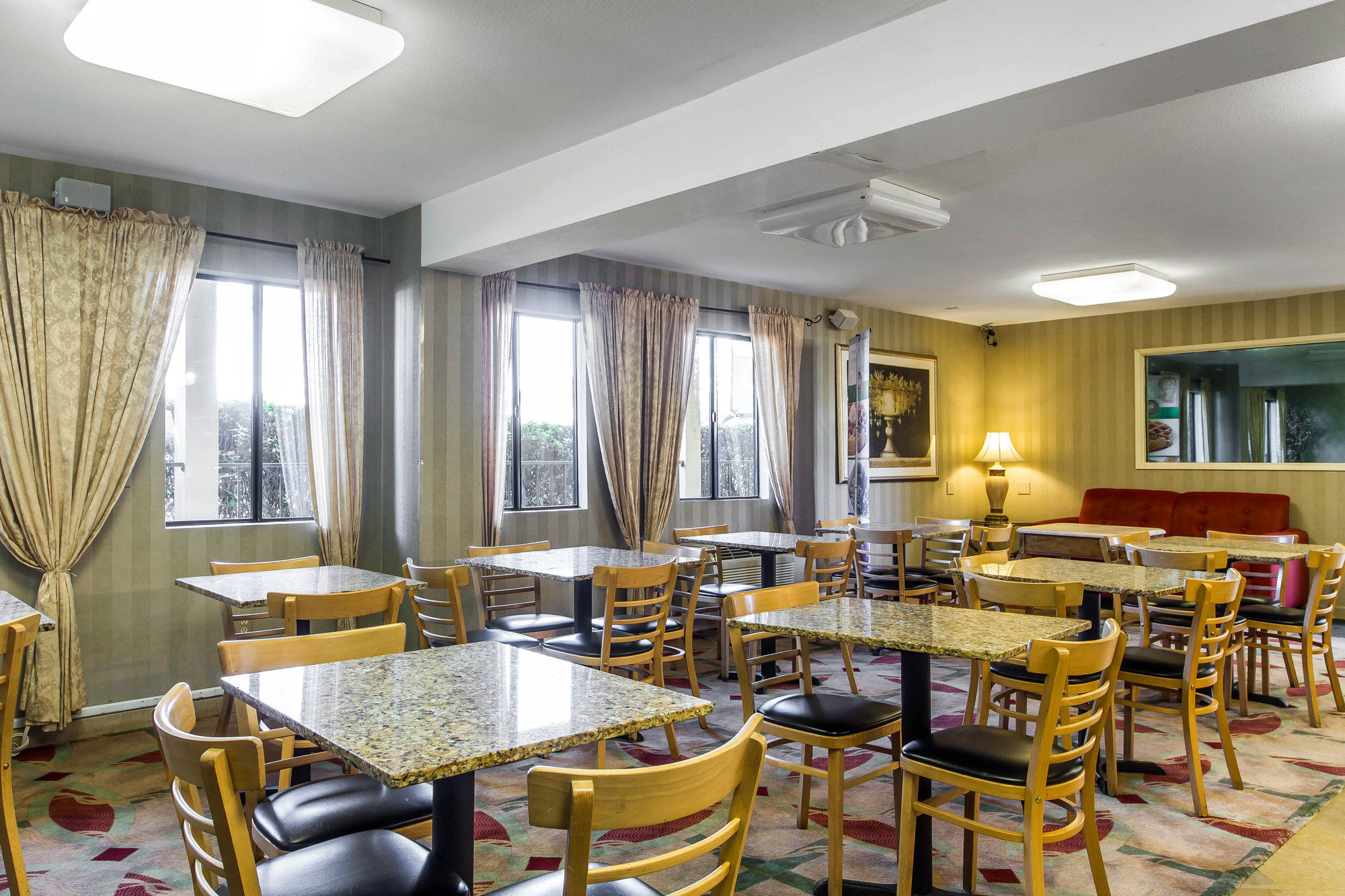 Фото Quality Inn Oakland Airport