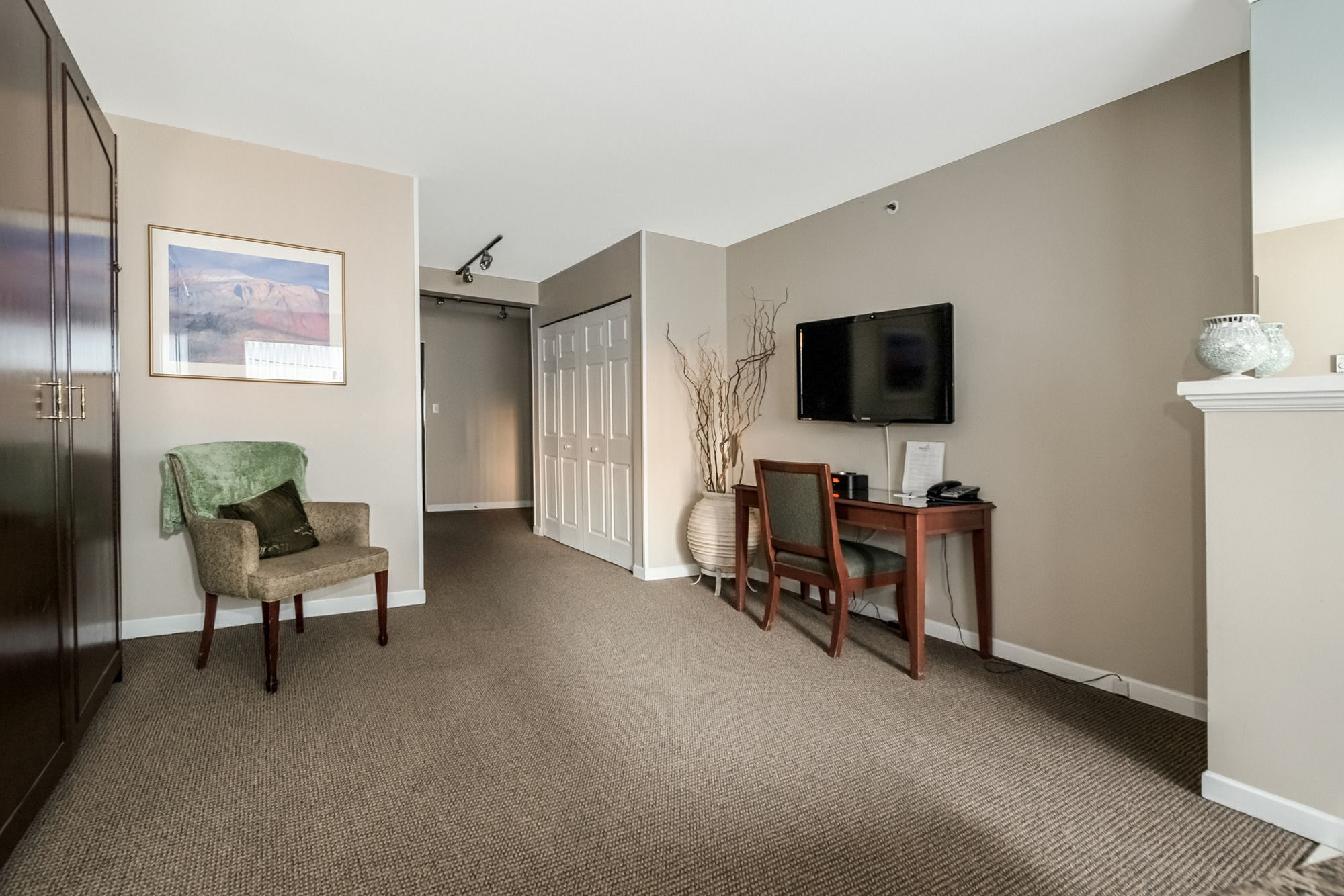 Фото Rosellen Suites Stanley