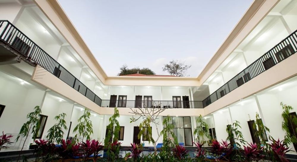 Фото Seminyak Point Guest House