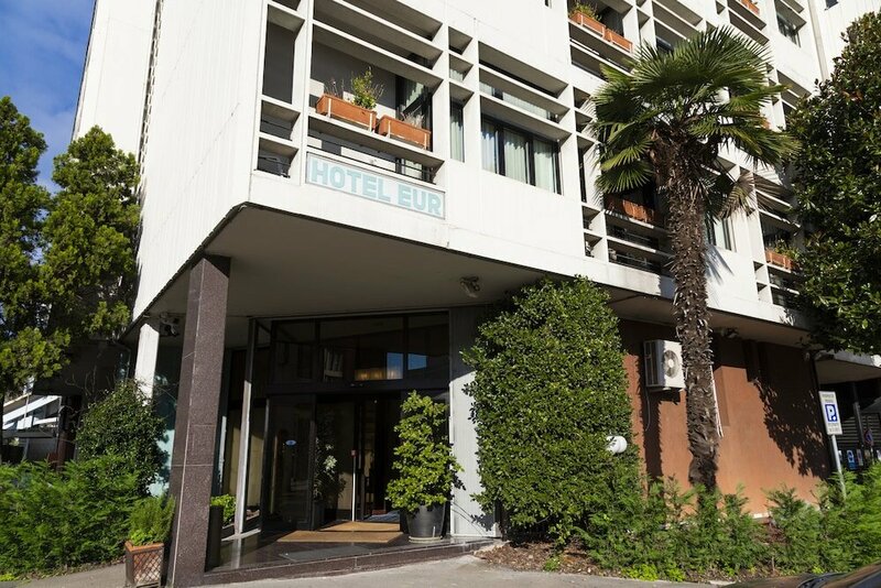 Гостиница iH Hotels Eur Trezzano sul Naviglio