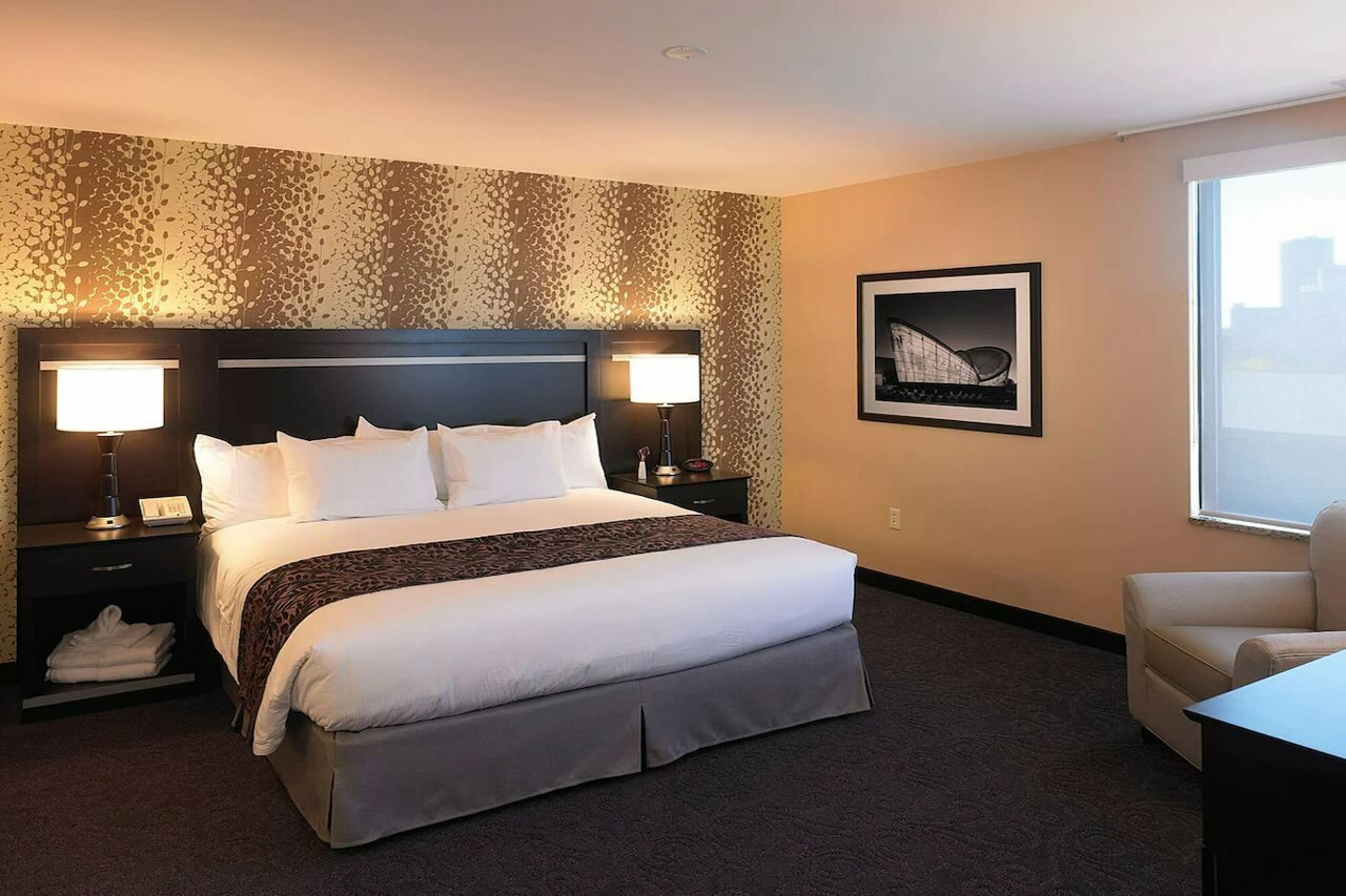 Фото The Strathallan Rochester Hotel & Spa- A DoubleTree by Hilton