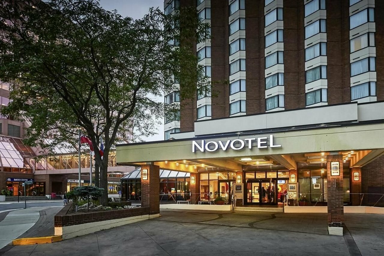 Фото Delta Hotels Toronto Mississauga