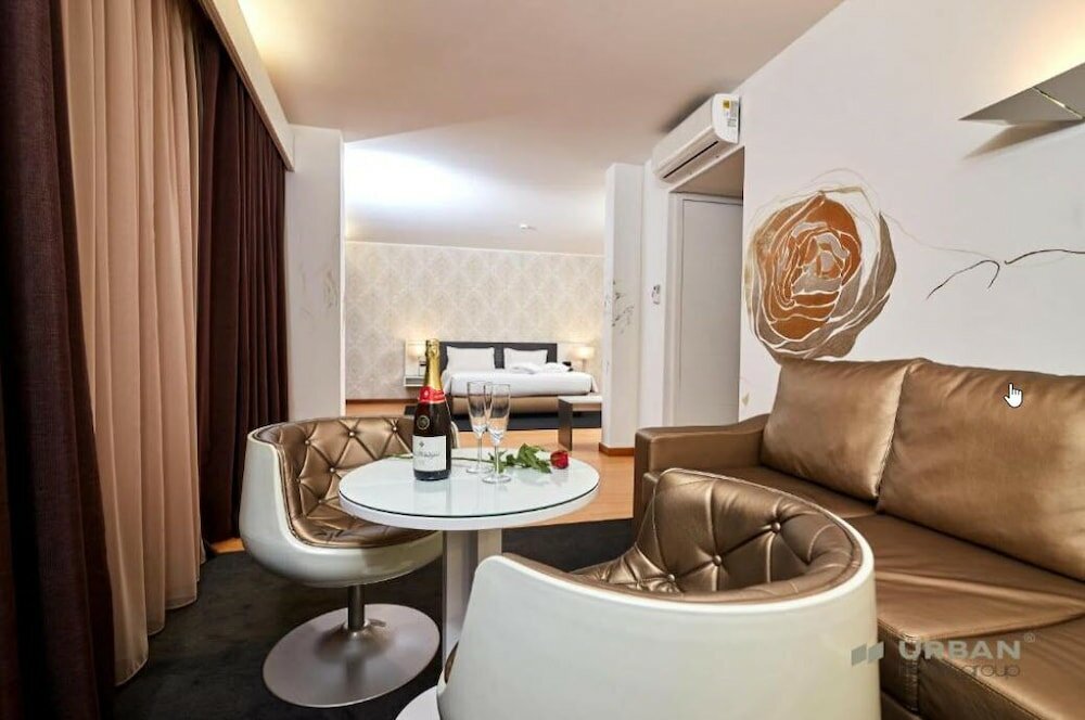 Фото Urban Hotel Amadeos