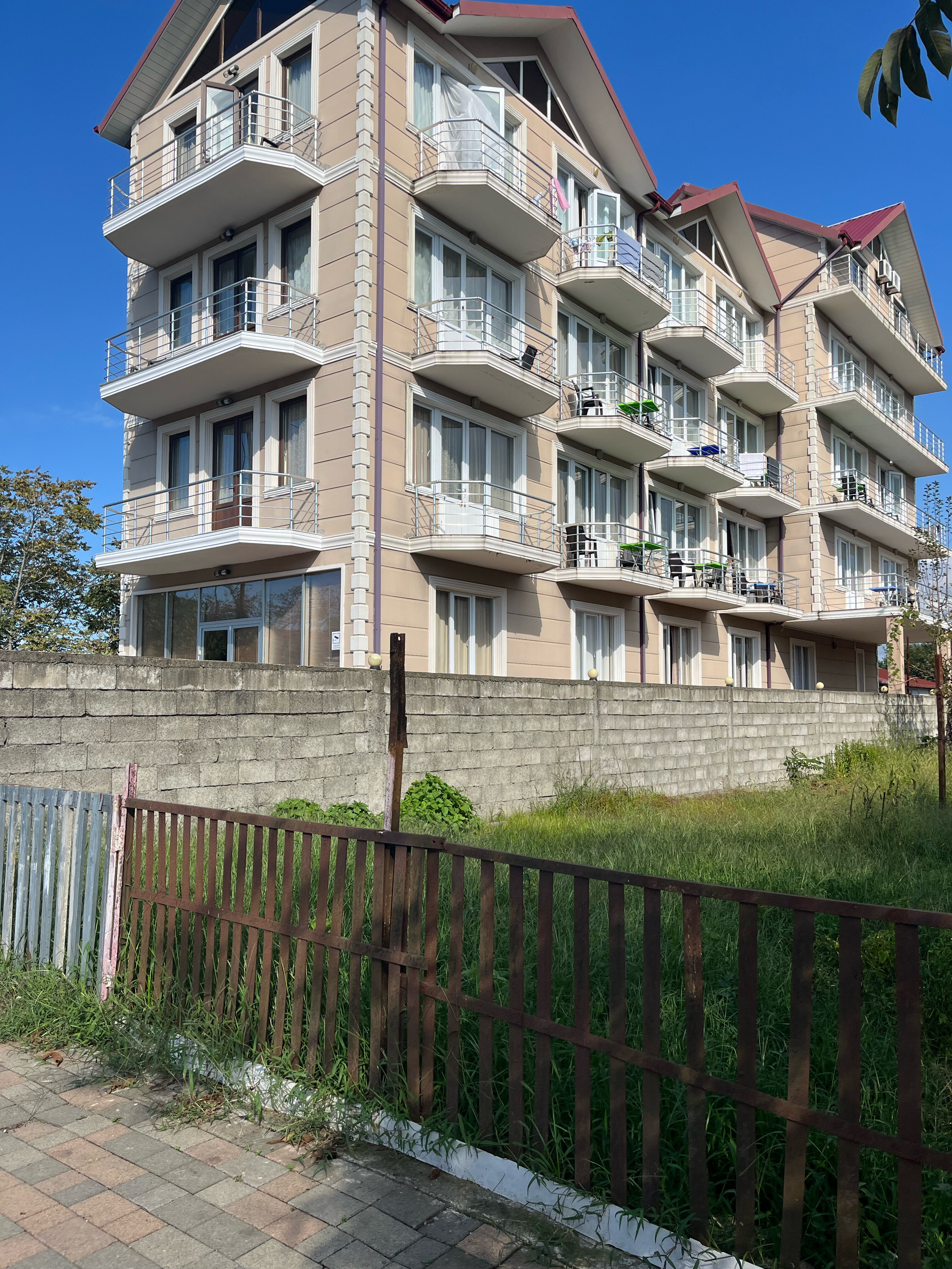 Фото отеля 1