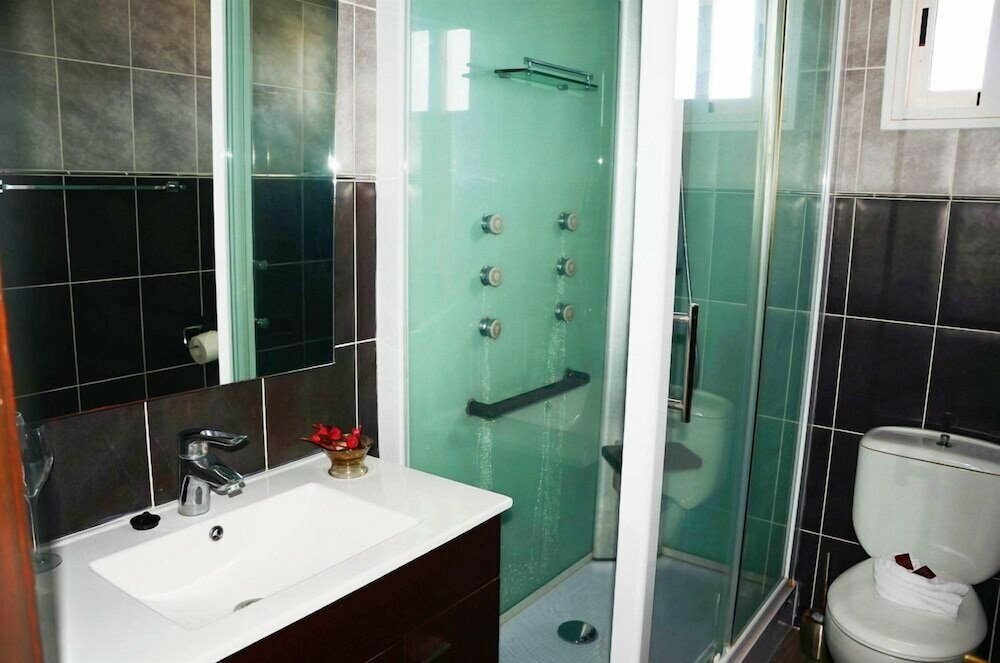 Фото Hotel Aeropuerto Sur