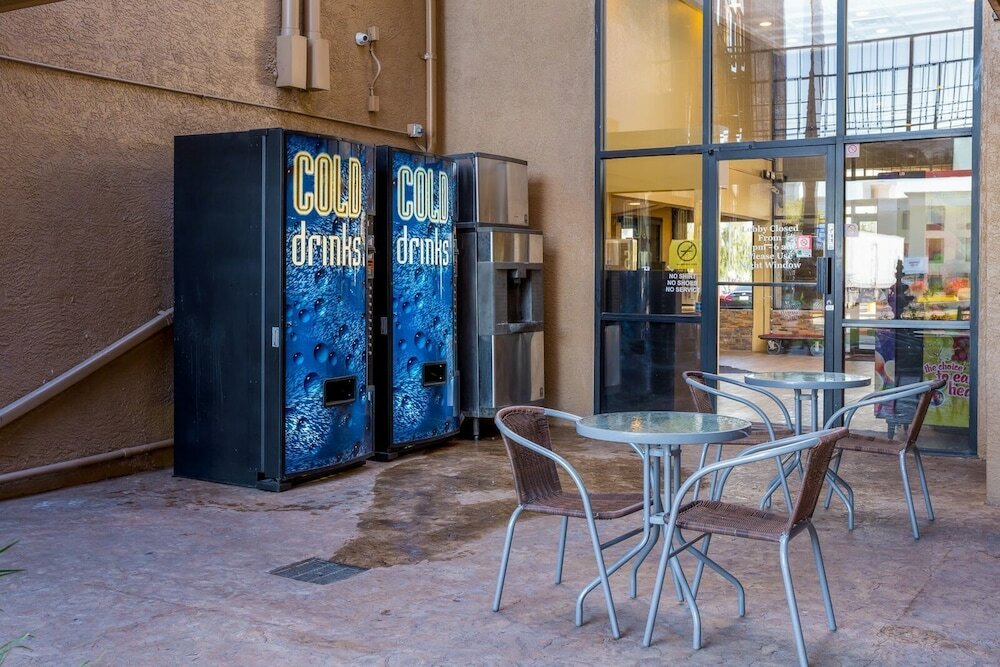 Фото Travelers Inn