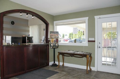 Гостиница Best Budget Inn & Suites Kamloops в Камлупсе