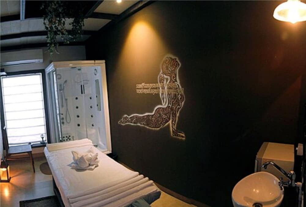 Фото Hotel Centre Point