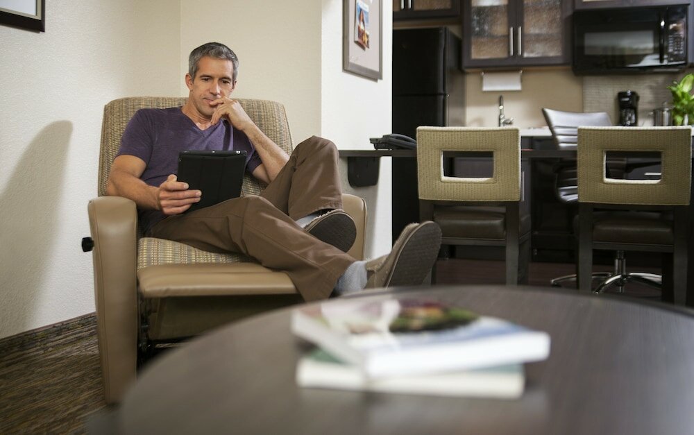 Фото Candlewood Suites Chester - Philadelphia International Airport, an Ihg Hotel