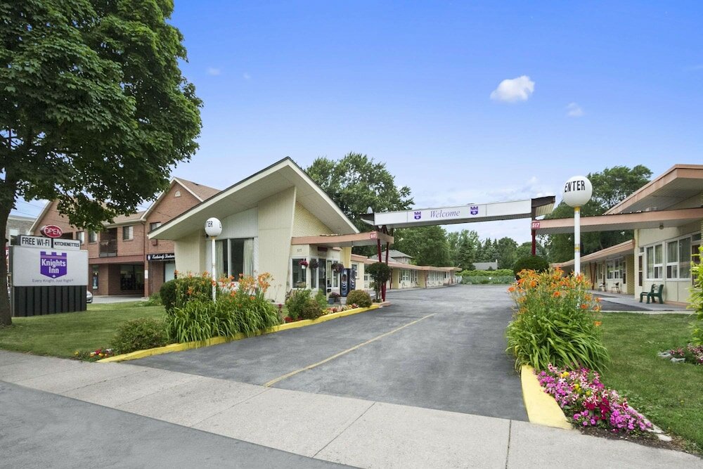 Фото Knights Inn Burlington, On