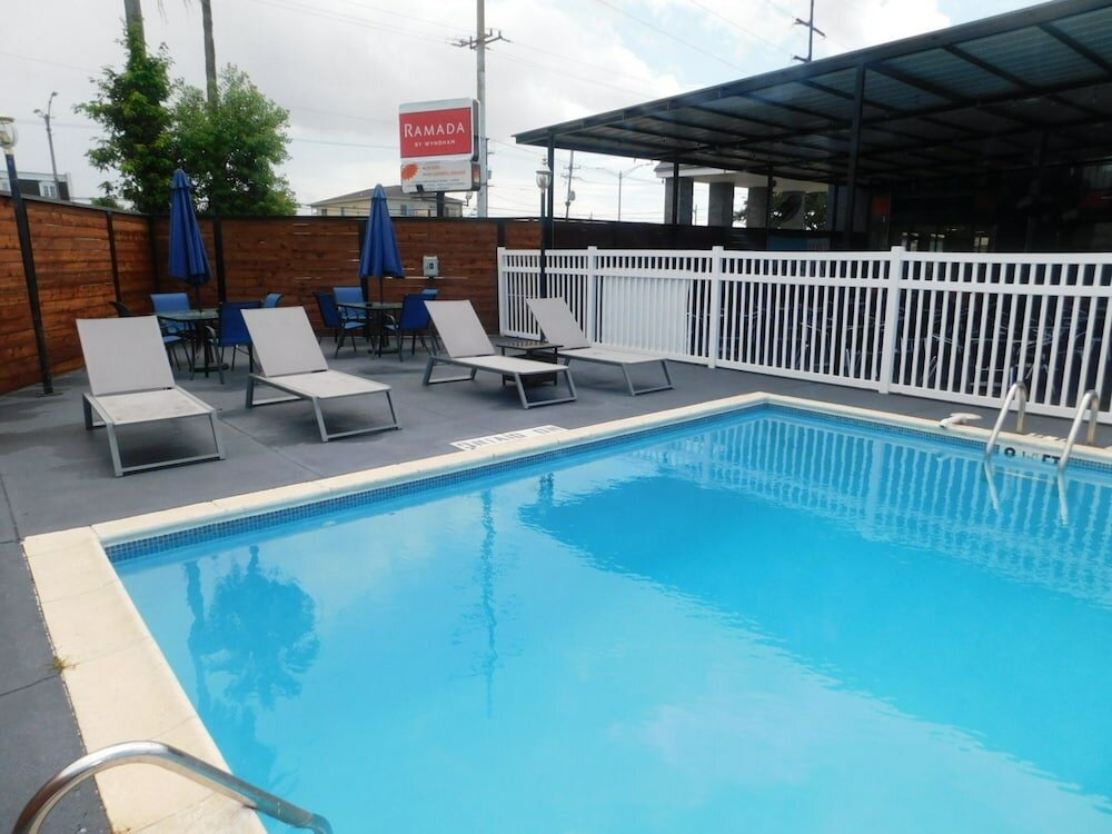 Фото Ramada by Wyndham New Orleans