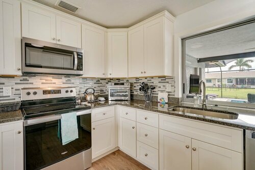 Гостиница Cape Coral Vacation Home w Private Pool + Lanai! в Форте Майерсе