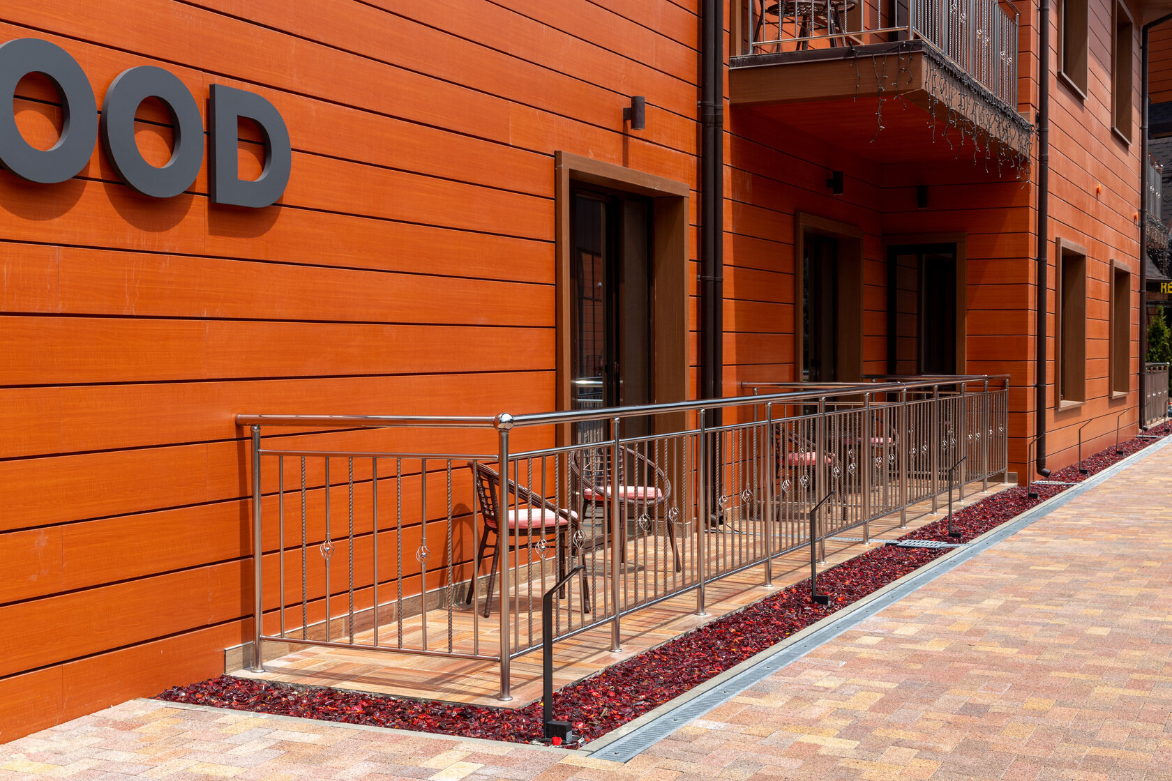 Фото Red Wood by Provence