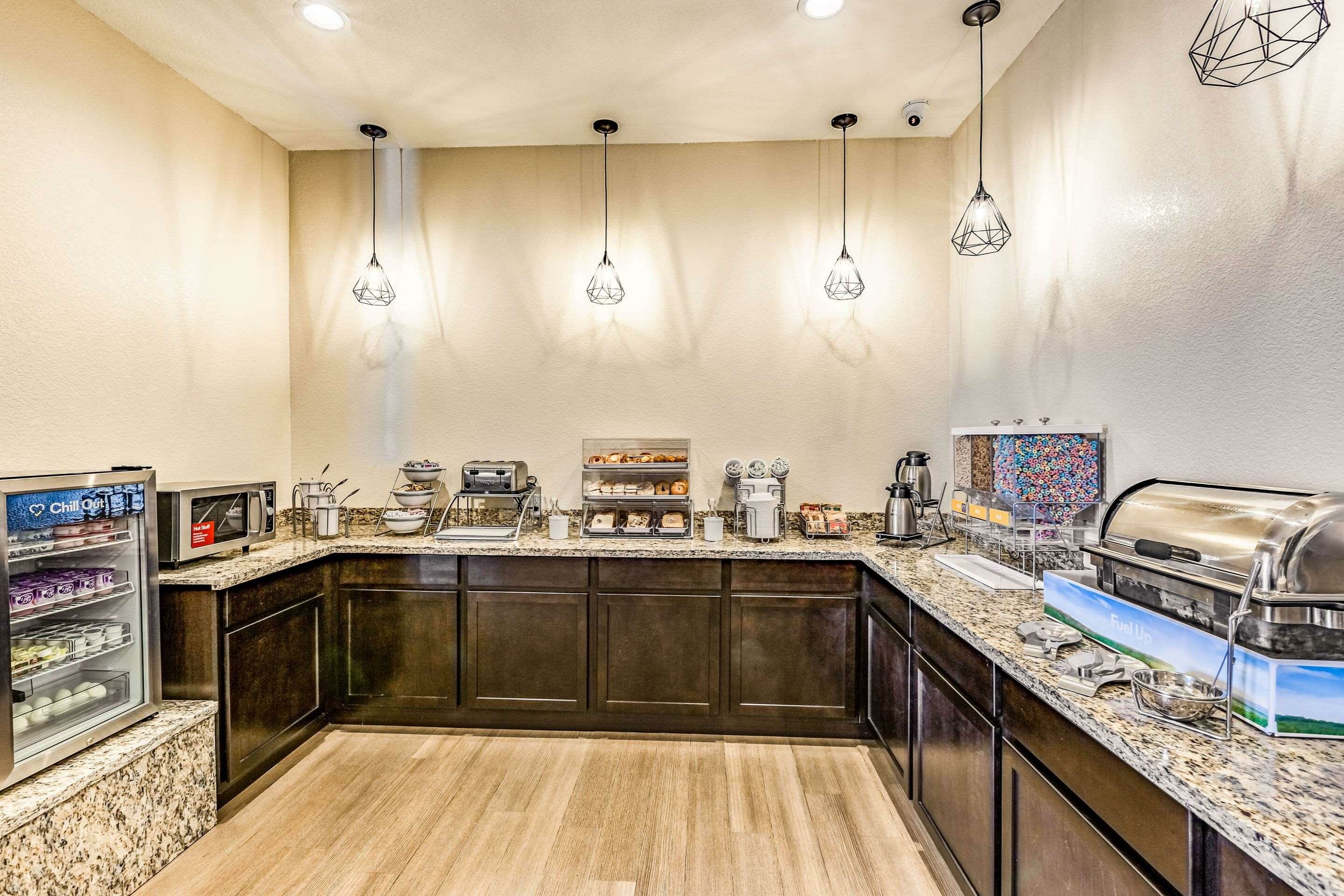 Фото Super 8 by Wyndham Altoona