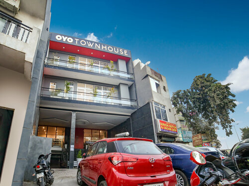 Гостиница Oyo Townhouse 067 Chattarpur в Дели