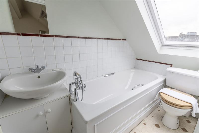 Фото Altido Charming 3 bed house with a rooftop terrace