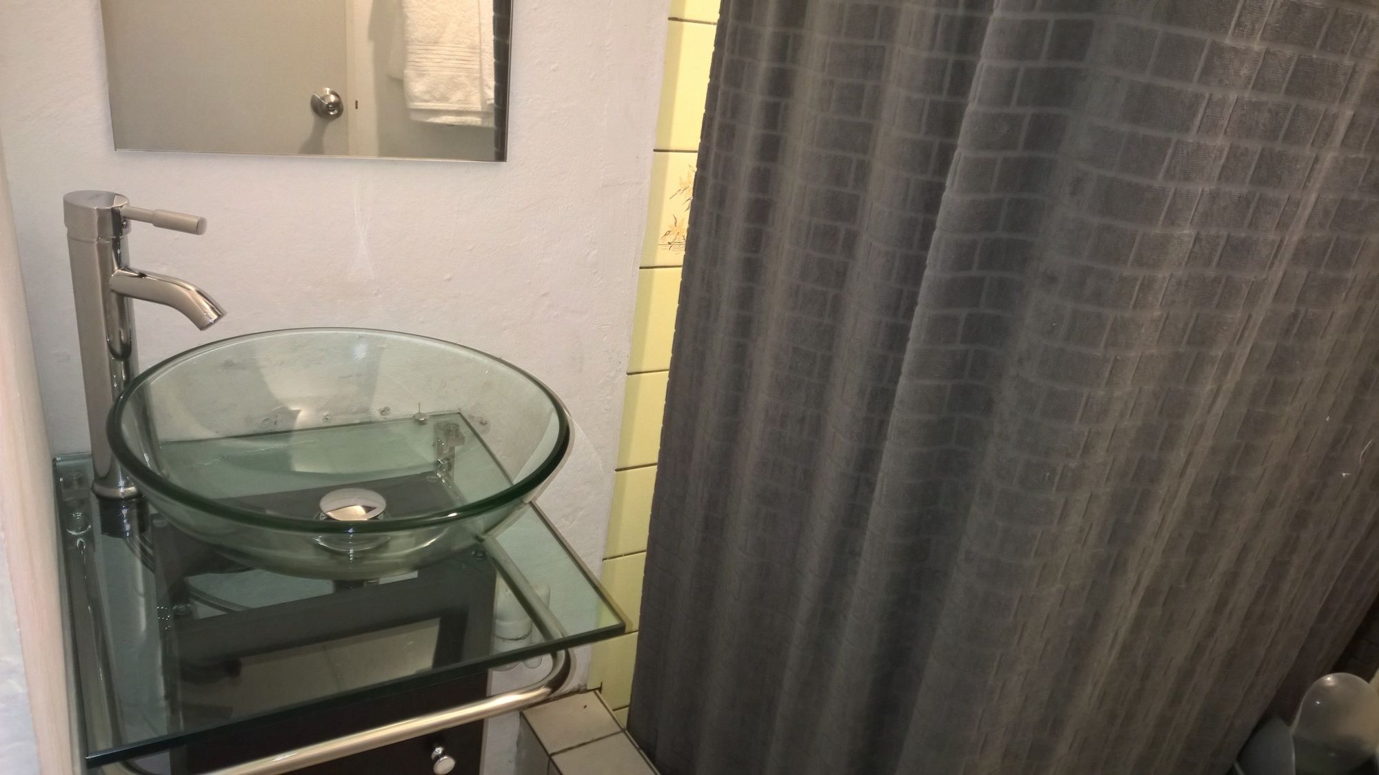 Фото The Red Hut Inn