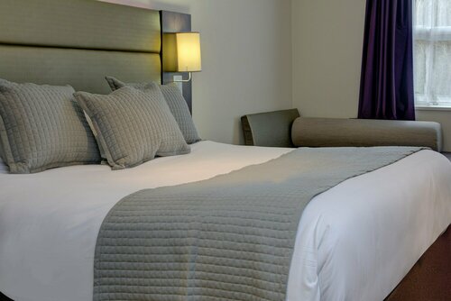 Гостиница Premier Inn Huddersfield West в Хаддерсфилде
