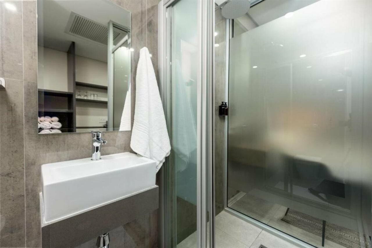 Фото Reserved Suites Illovo