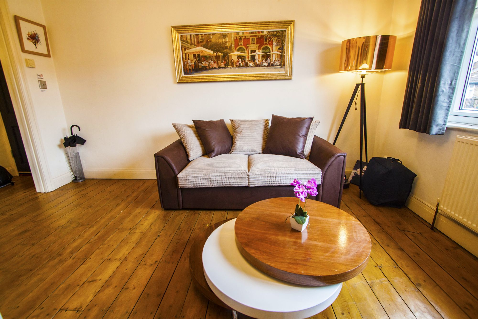 Фото Stunning Central Richmond with garden