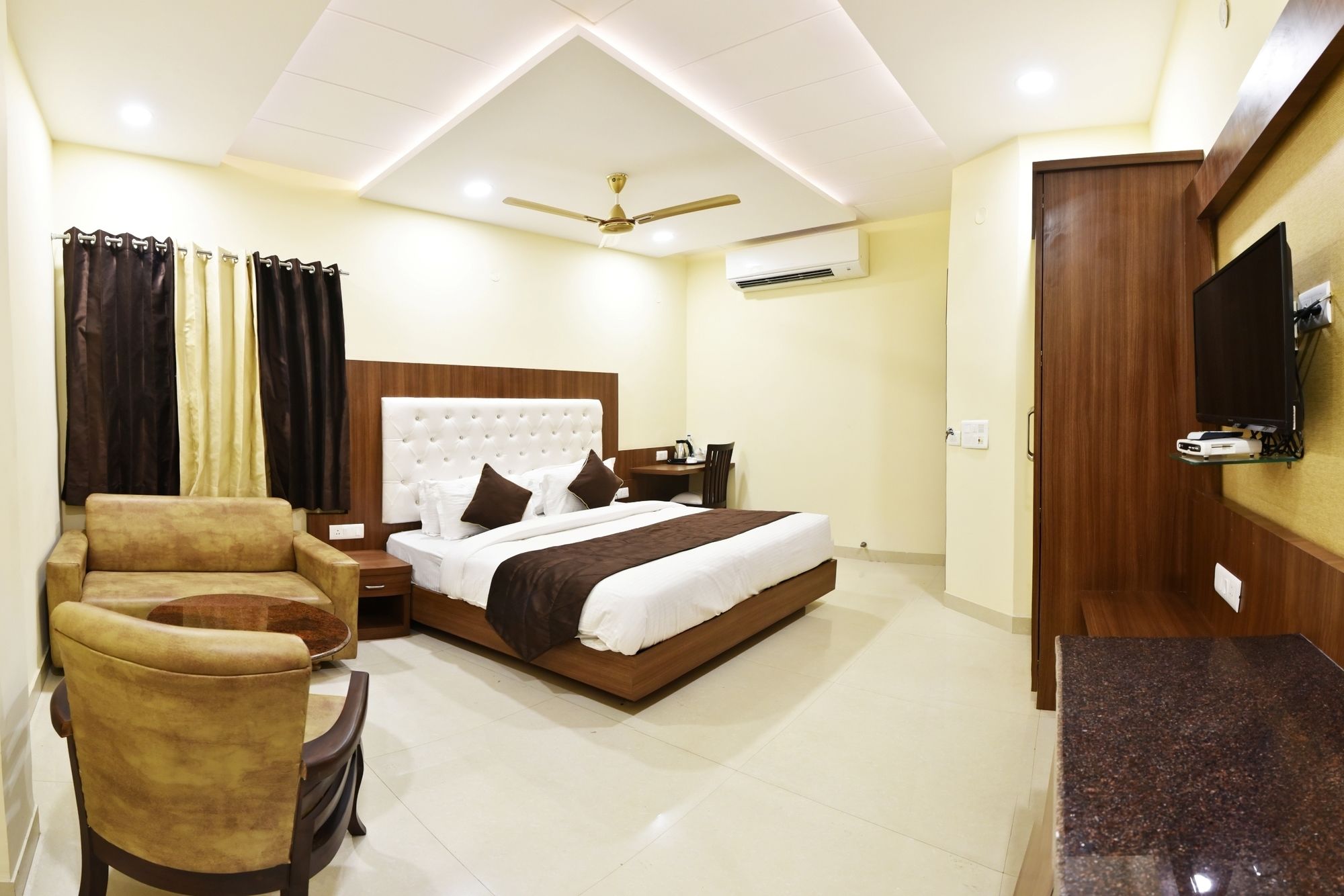 Фото Hotel Amritsar International