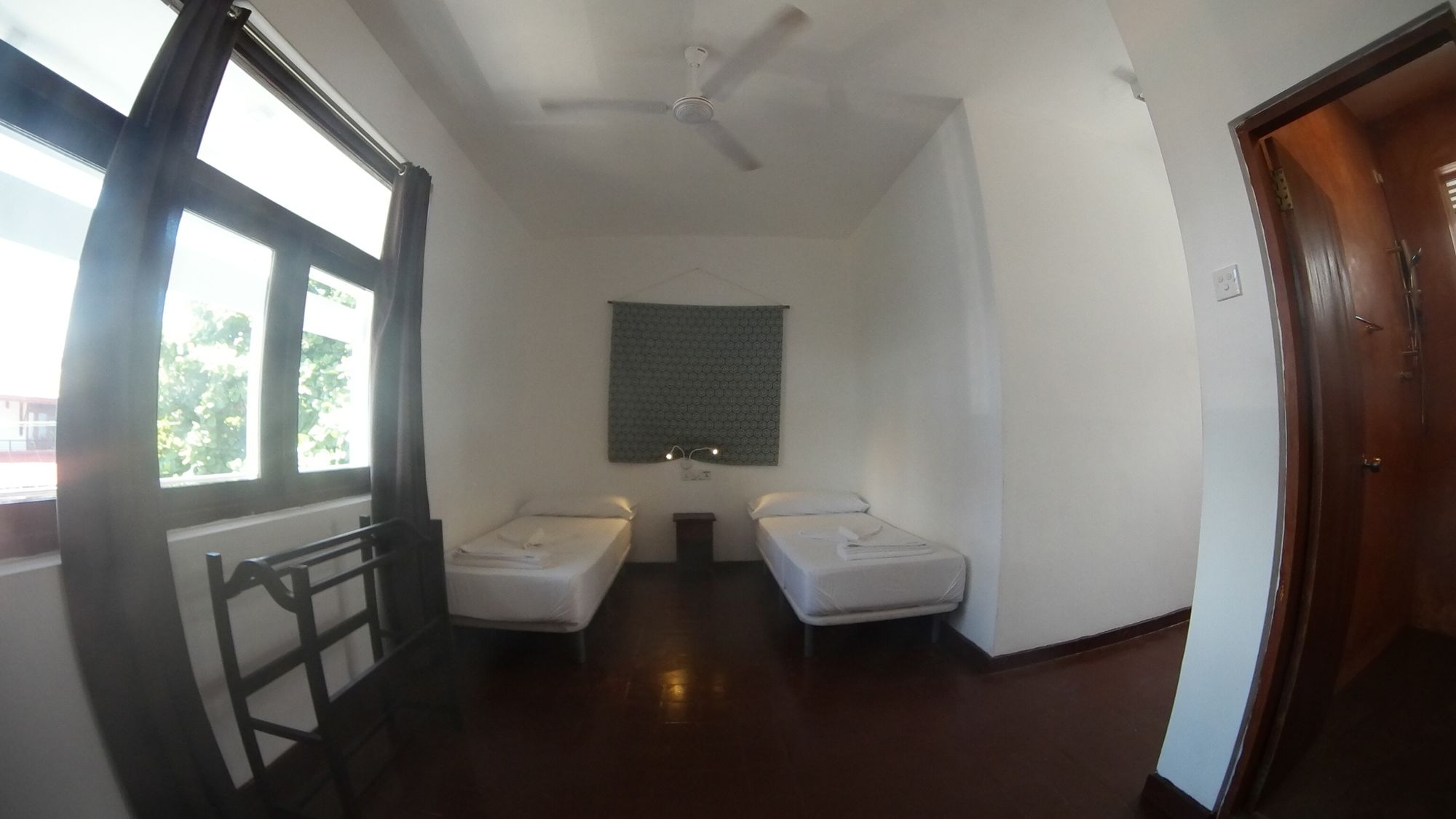 Фото Coral Seas Beach Hikkaduwa