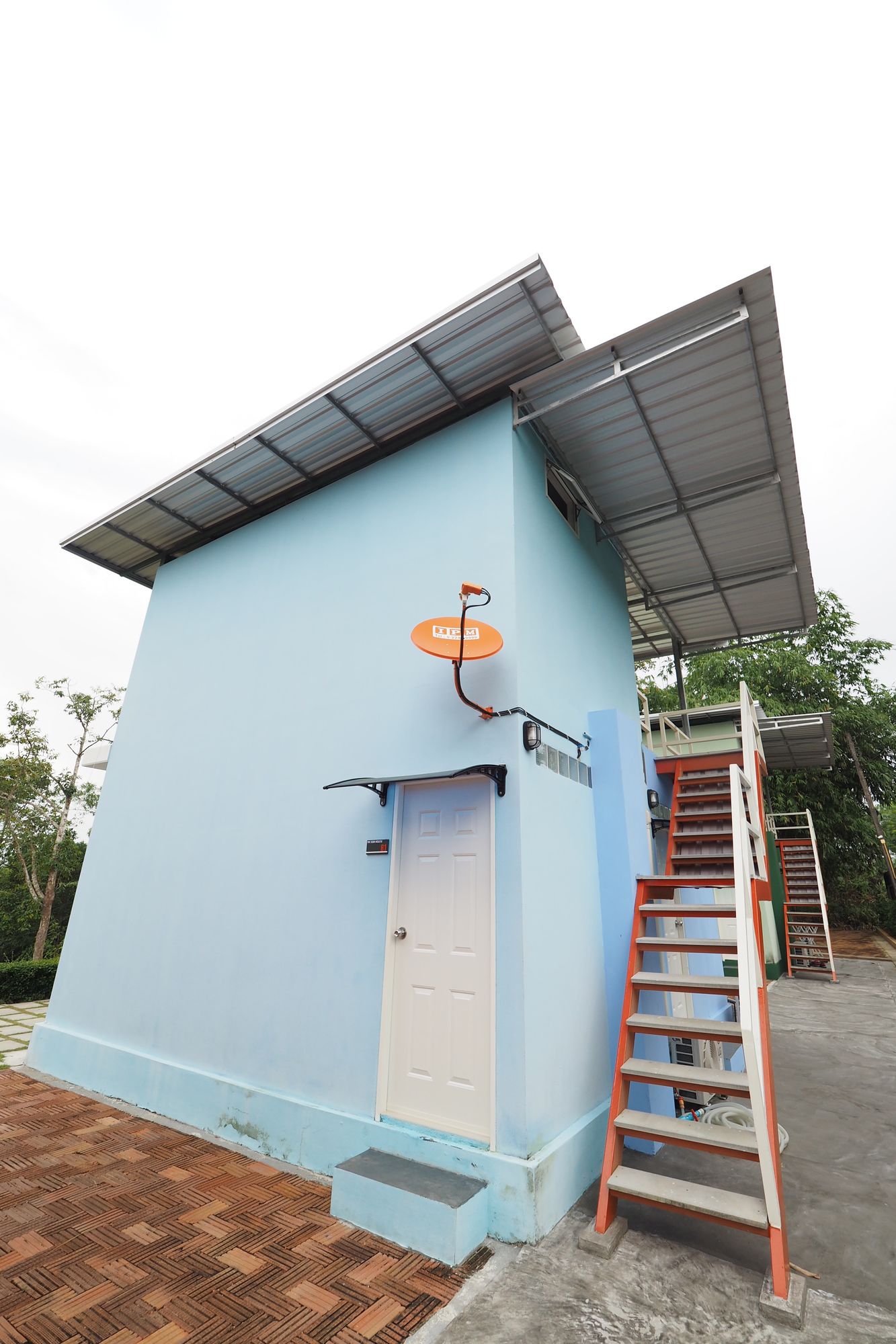 Фото The Box House