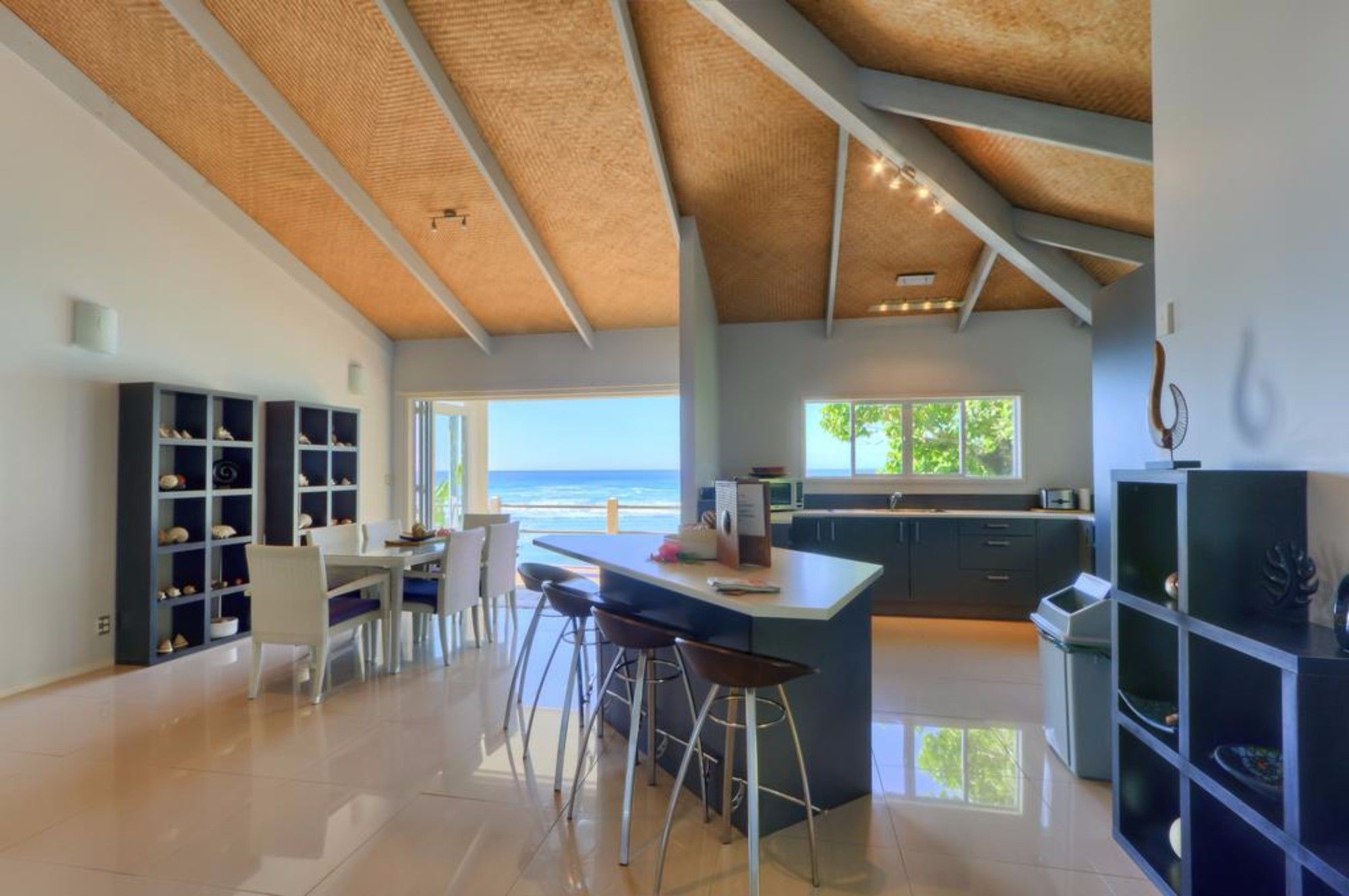 Фото Ocean Spray Villas