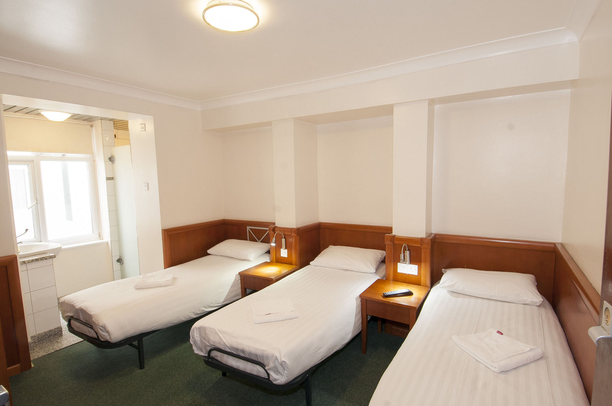 Фото Howard Winchester Hotel