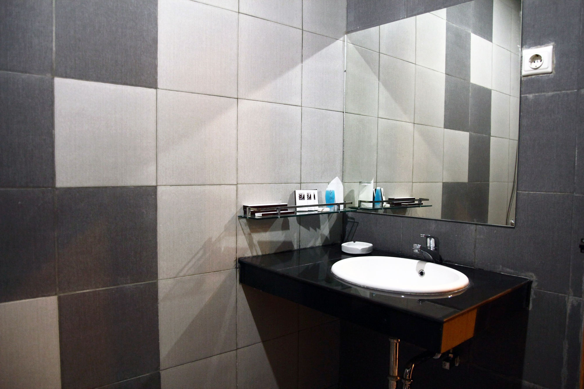 Фото Saka Hotel Medan