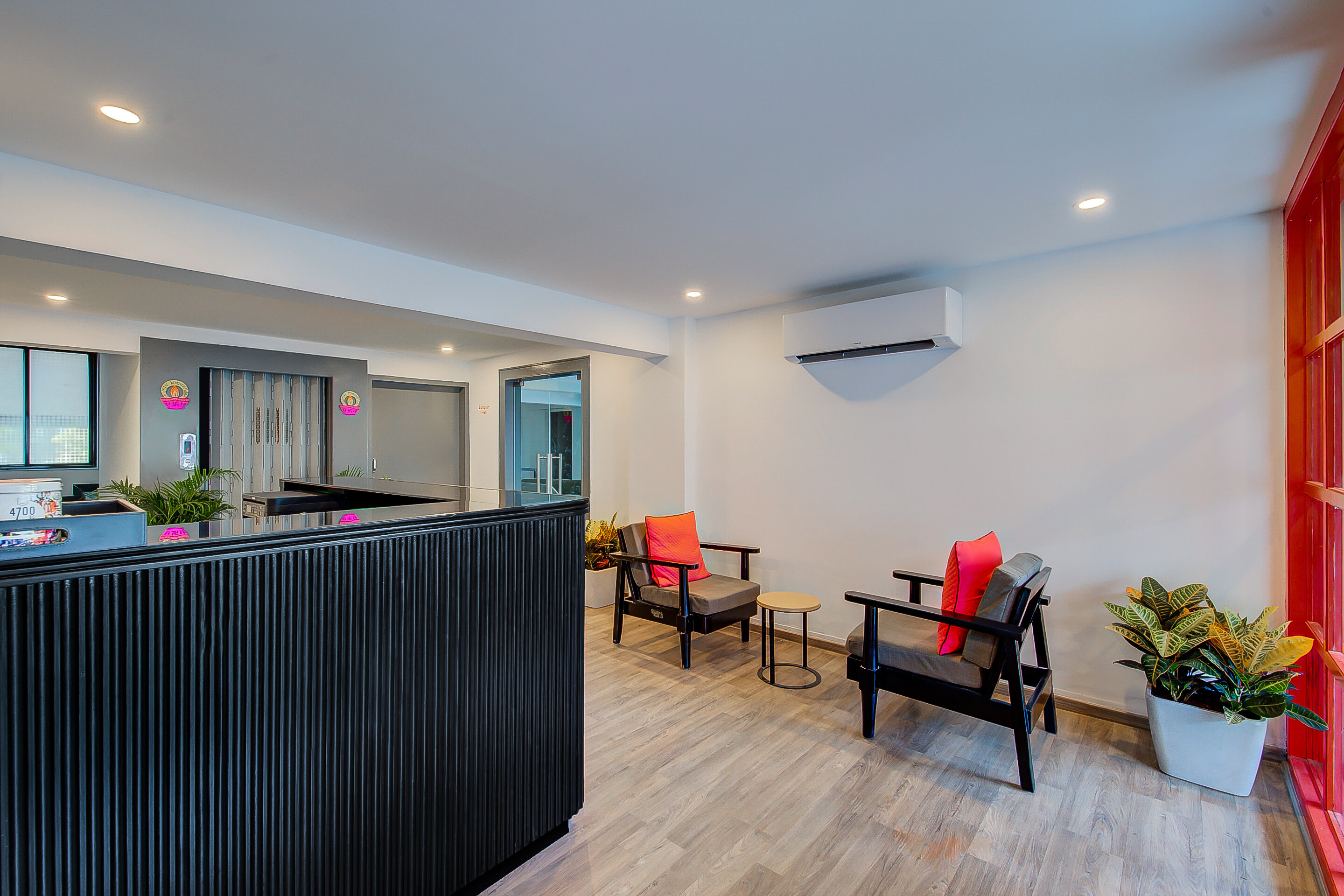 Фото Vaccinated Staff- Oyo Townhouse 048 Hadapsar