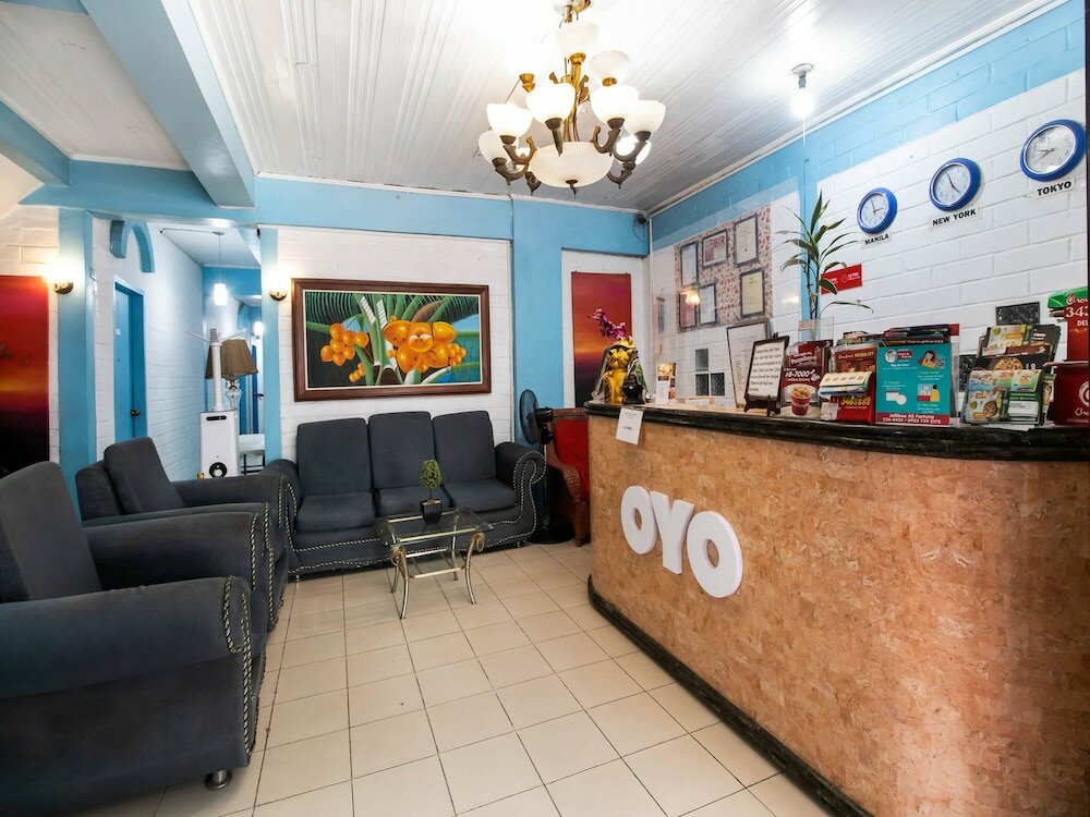 Фото Oyo 749 La Maria Pension And Tourist Inn Hotel