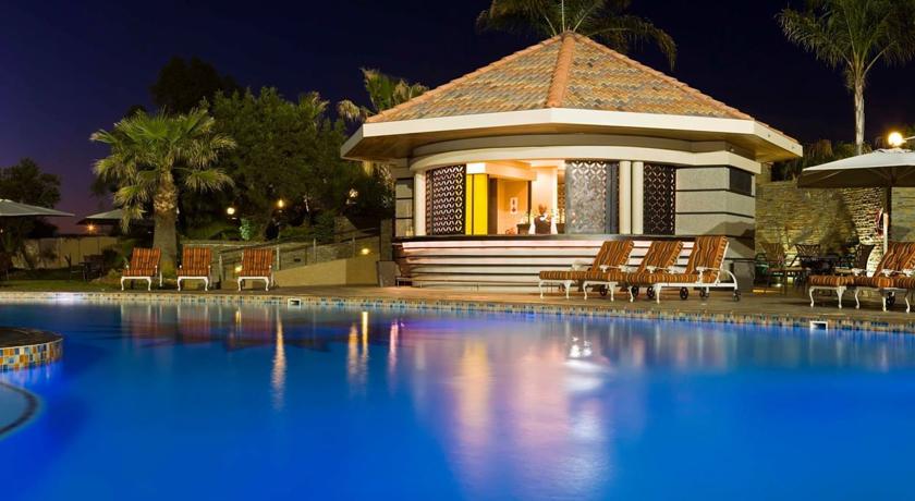 Фото Mövenpick Hotel Windhoek