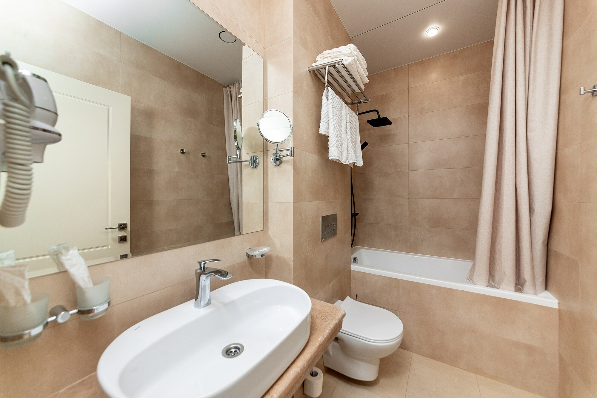 Фото Adriatic Hotel